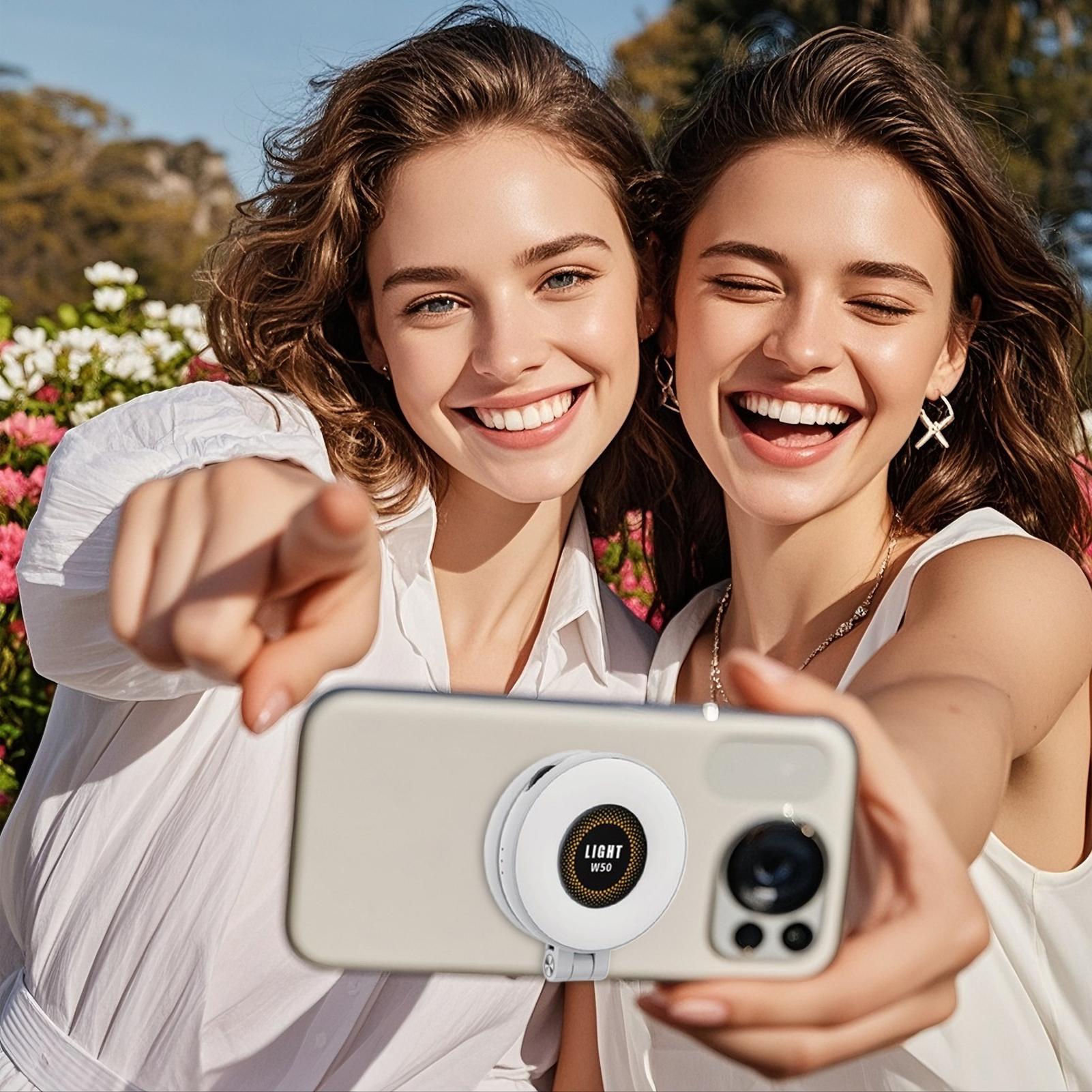 Magnetic Selfie Light 3 Modes  - огляд і ціна Beauty Works Makeup